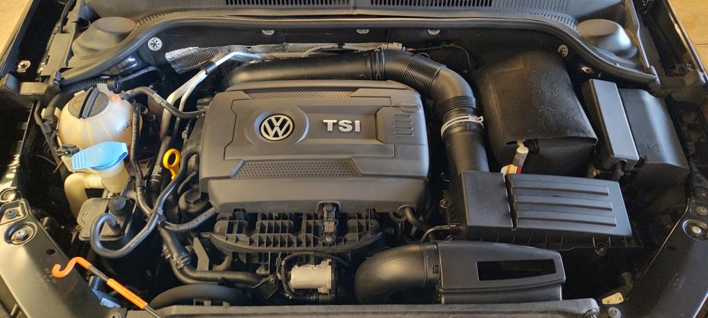 VOLKSWAGEN Jetta - Foto