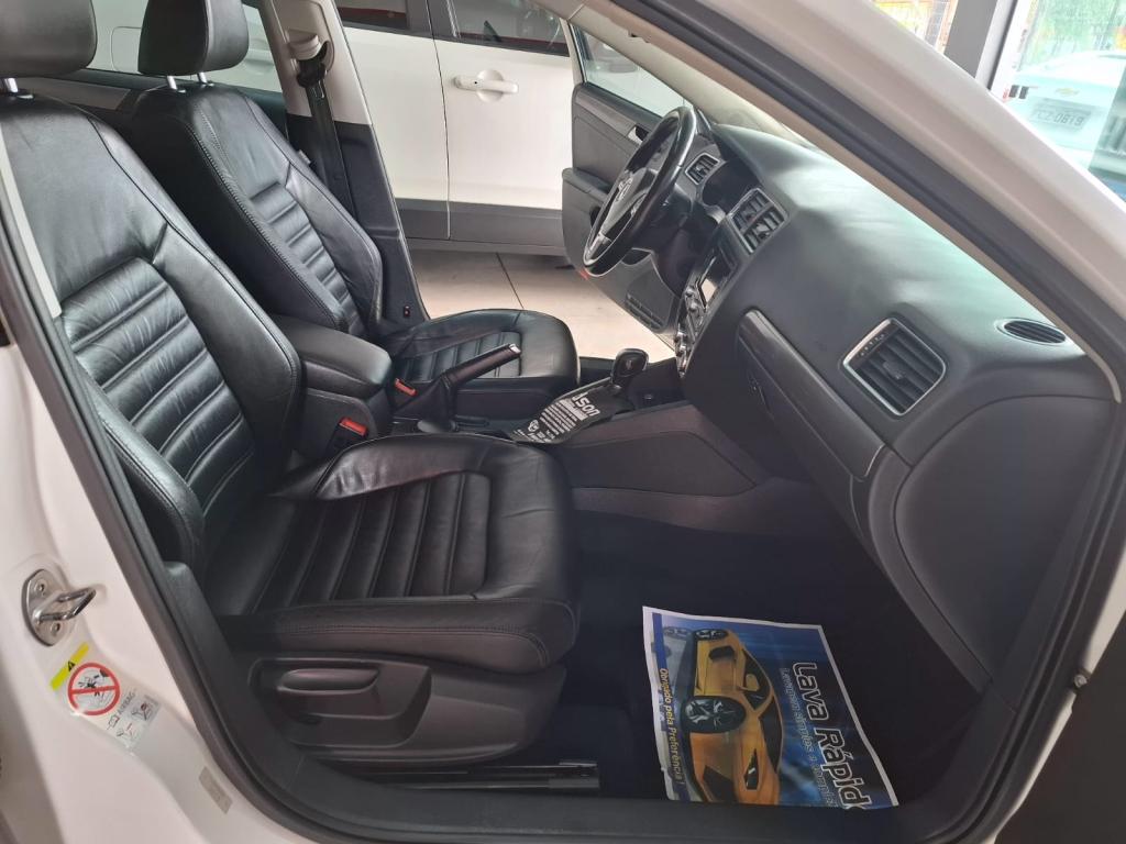 VOLKSWAGEN Jetta - Foto