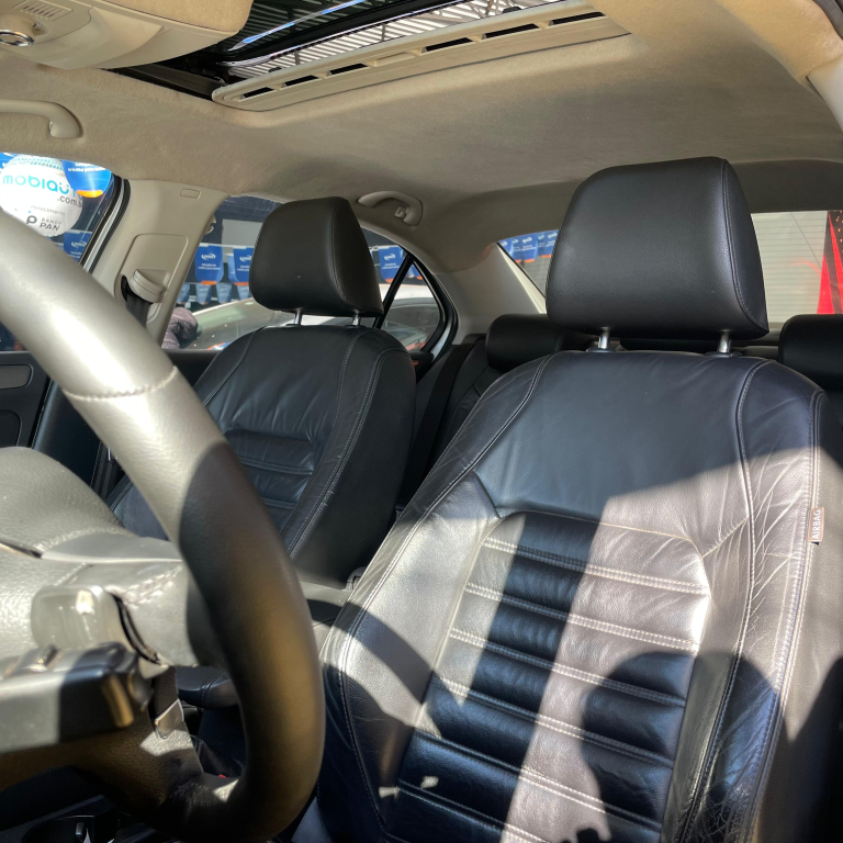 VOLKSWAGEN Jetta - Foto