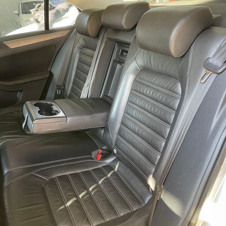 VOLKSWAGEN Jetta - Foto