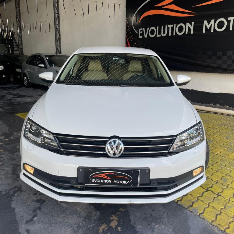 VOLKSWAGEN Jetta - Foto
