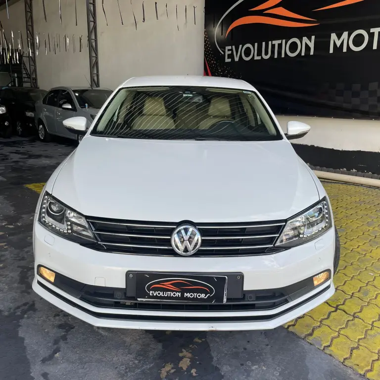VOLKSWAGEN Jetta - Foto