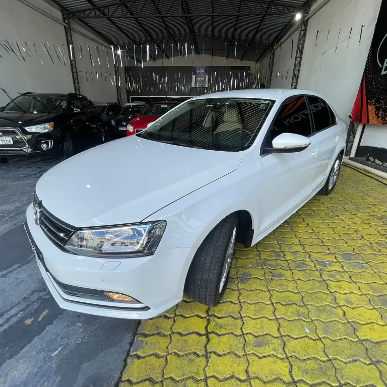 VOLKSWAGEN Jetta - Foto