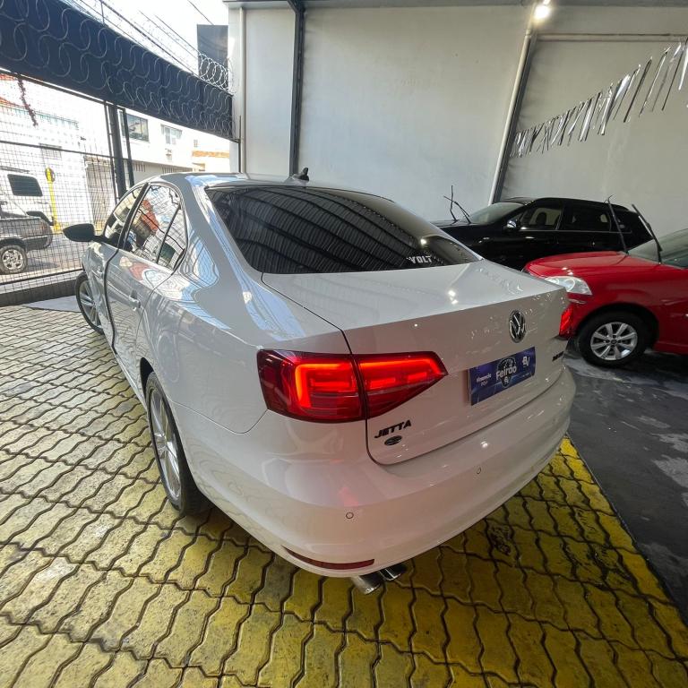 VOLKSWAGEN Jetta - Foto