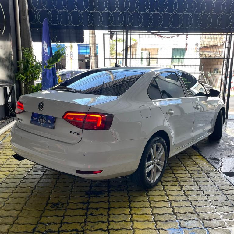 VOLKSWAGEN Jetta - Foto