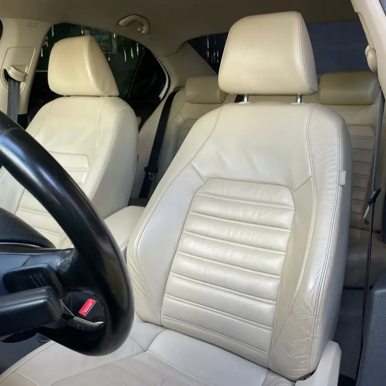 VOLKSWAGEN Jetta - Foto