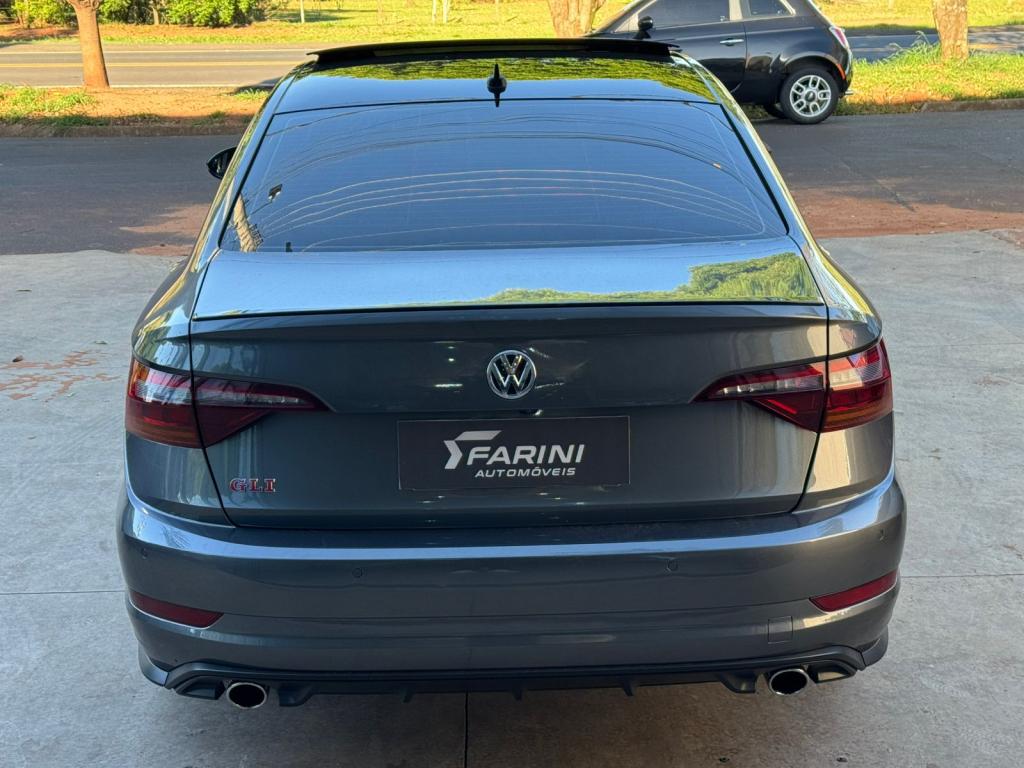 VOLKSWAGEN Jetta - Foto