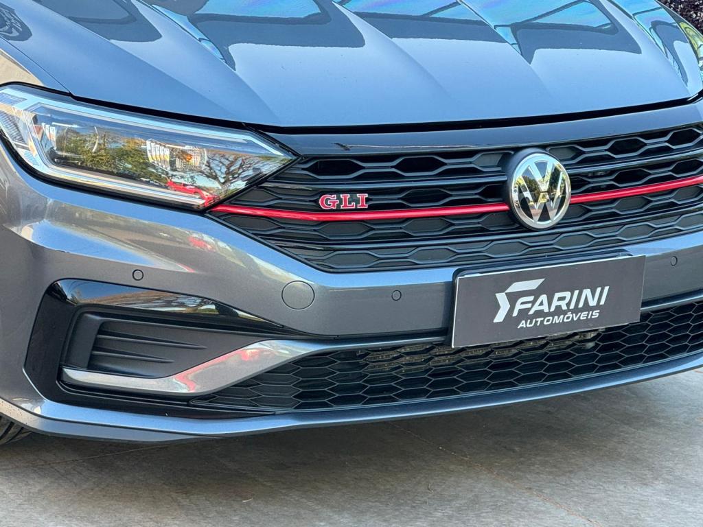 VOLKSWAGEN Jetta - Foto