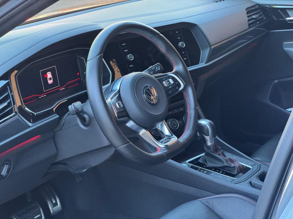 VOLKSWAGEN Jetta - Foto