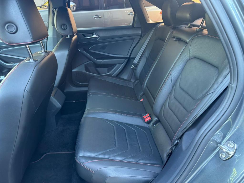 VOLKSWAGEN Jetta - Foto