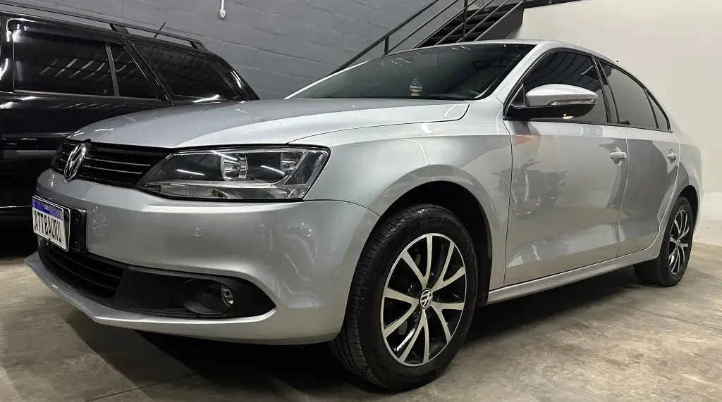 VOLKSWAGEN Jetta - Foto