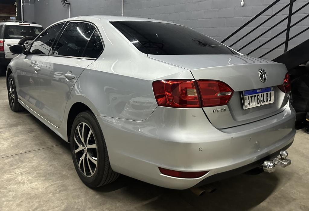 VOLKSWAGEN Jetta - Foto