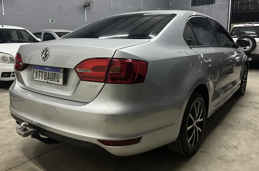 VOLKSWAGEN Jetta - Foto