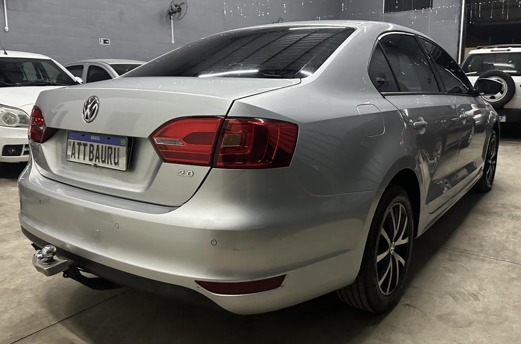 VOLKSWAGEN Jetta - Foto