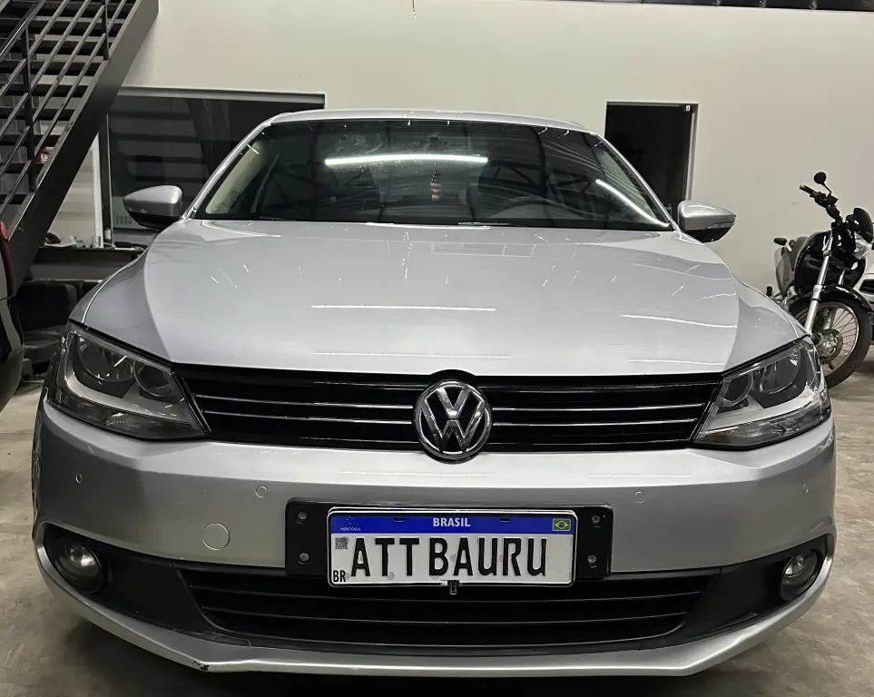 VOLKSWAGEN Jetta - Foto