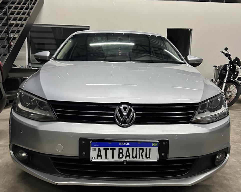 VOLKSWAGEN Jetta - Foto