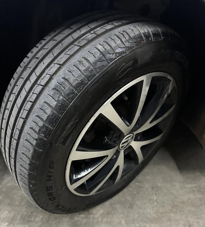 VOLKSWAGEN Jetta - Foto