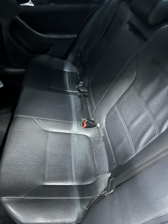 VOLKSWAGEN Jetta - Foto