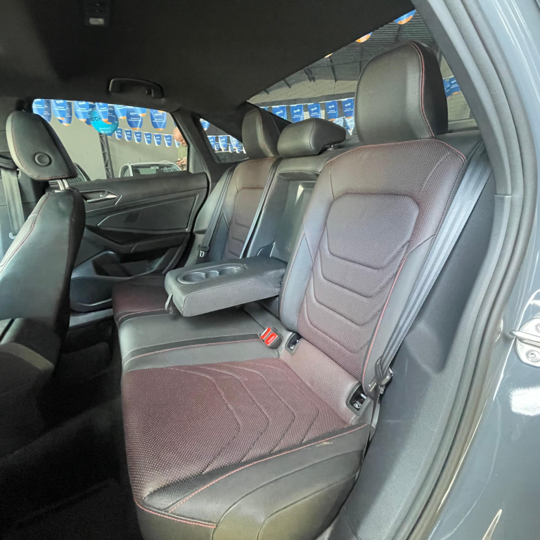 VOLKSWAGEN Jetta - Foto