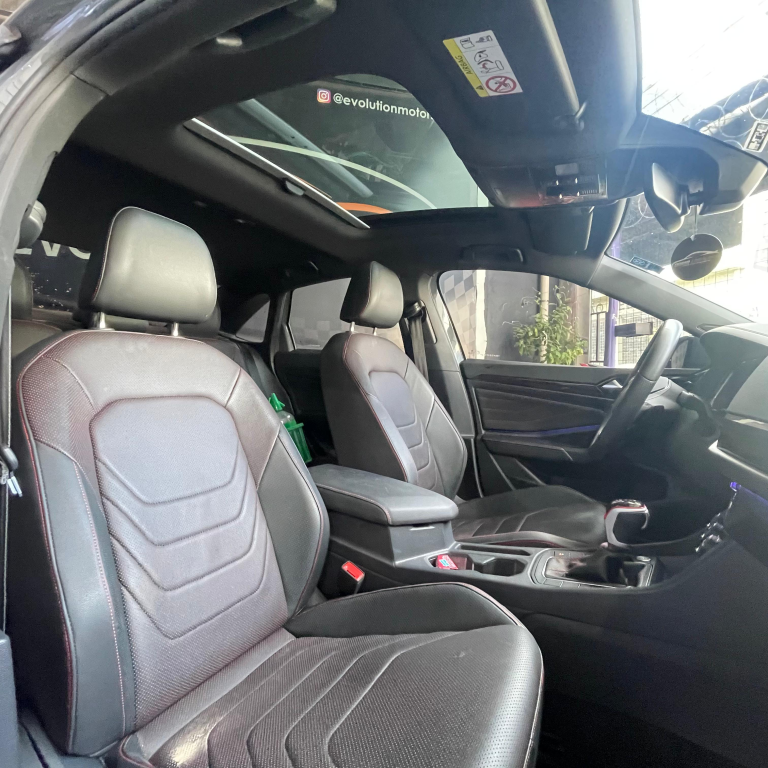 VOLKSWAGEN Jetta - Foto