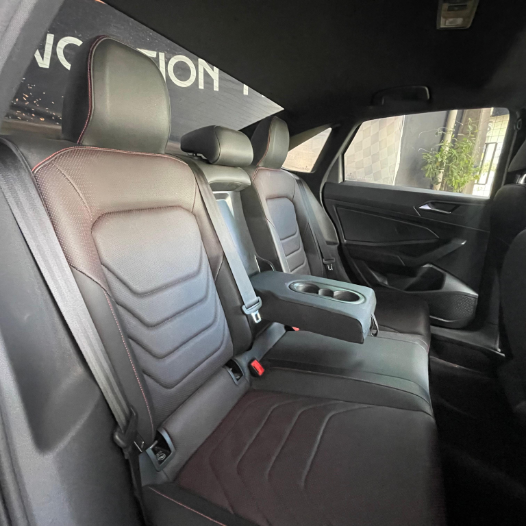 VOLKSWAGEN Jetta - Foto