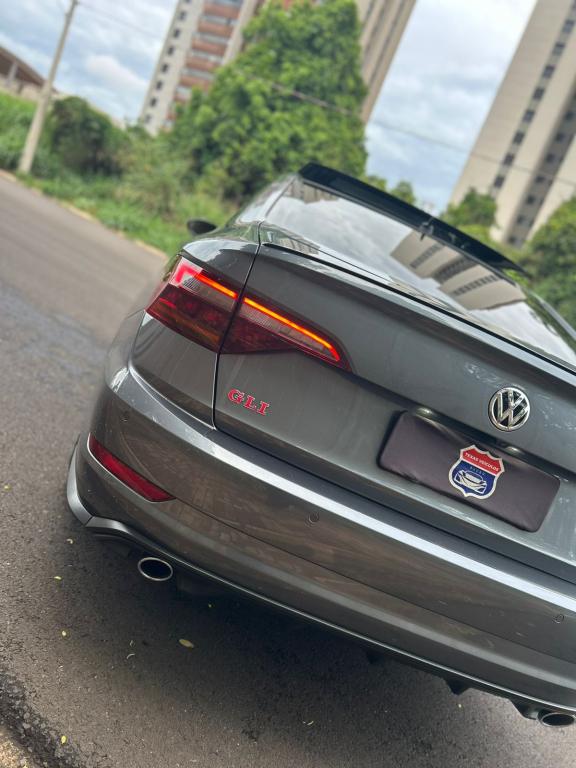 VOLKSWAGEN Jetta - Foto