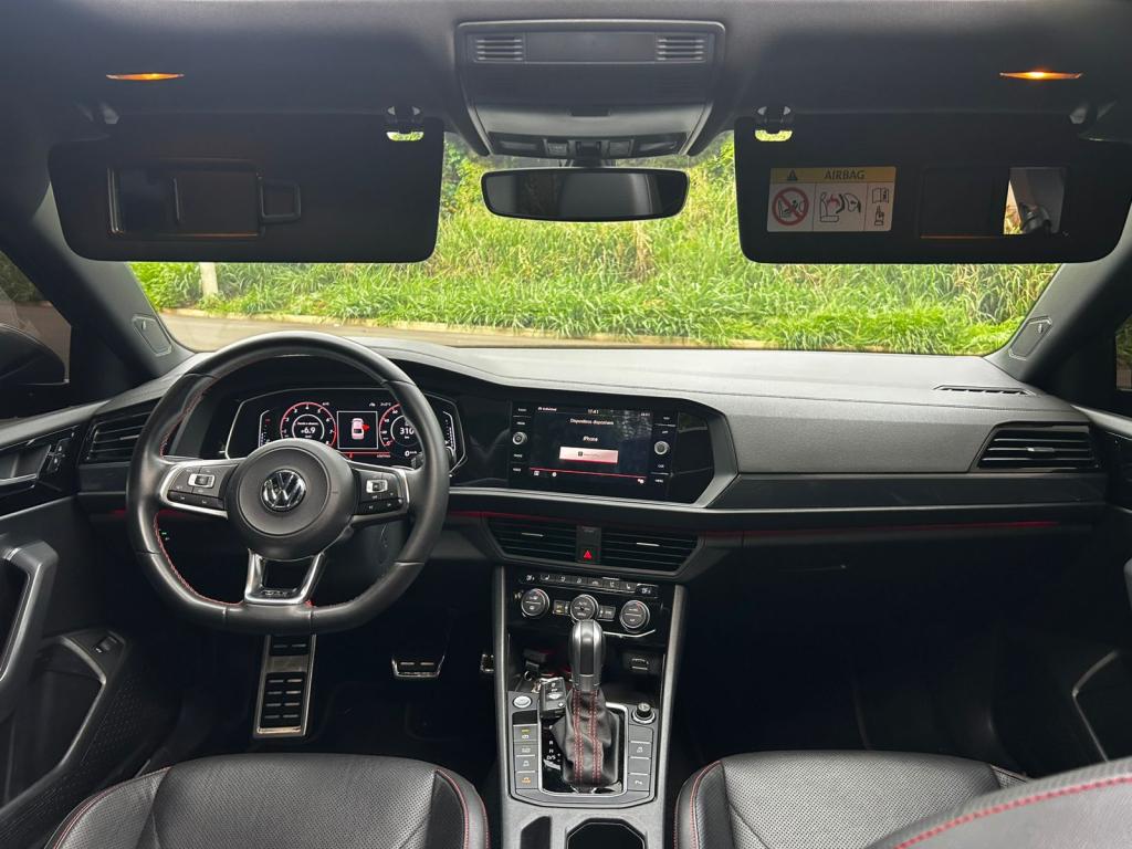 VOLKSWAGEN Jetta - Foto