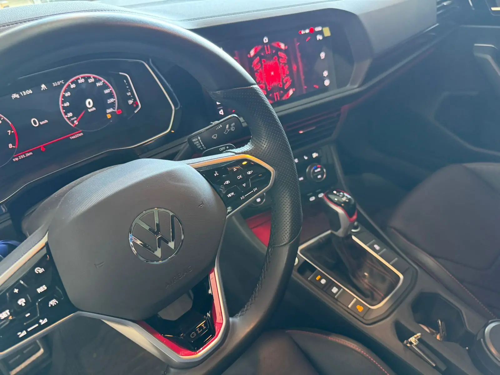 VOLKSWAGEN Jetta - Foto