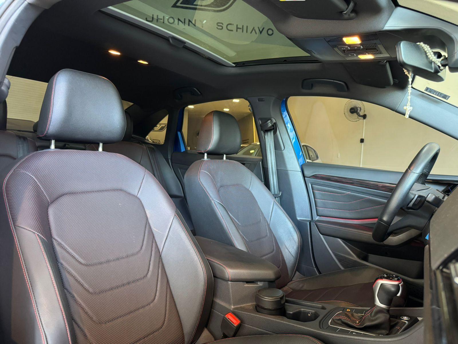 VOLKSWAGEN Jetta - Foto