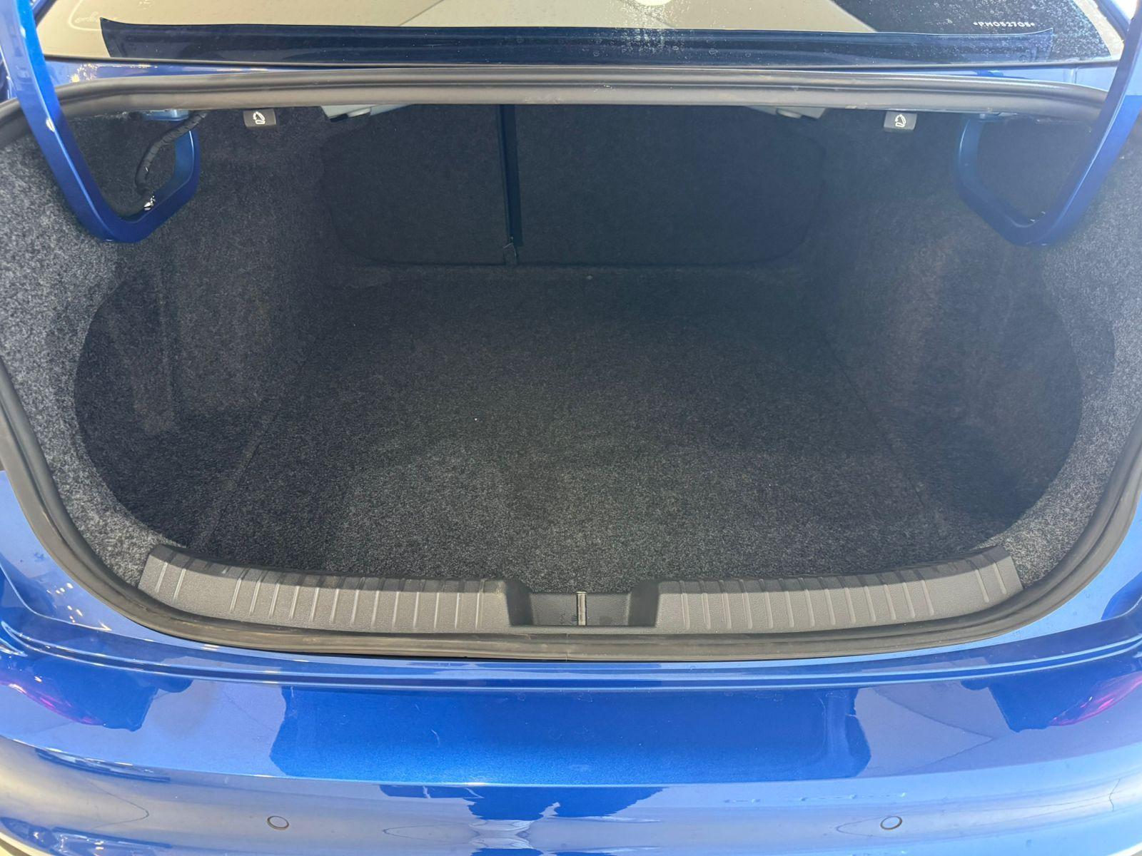 VOLKSWAGEN Jetta - Foto