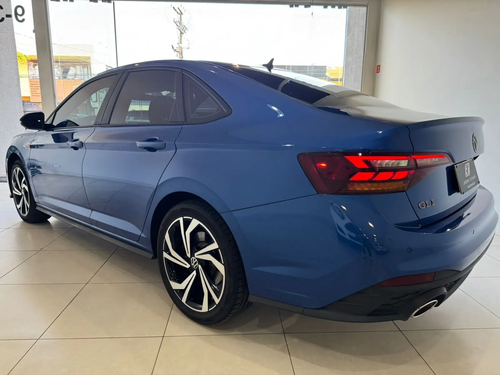 VOLKSWAGEN Jetta - Foto