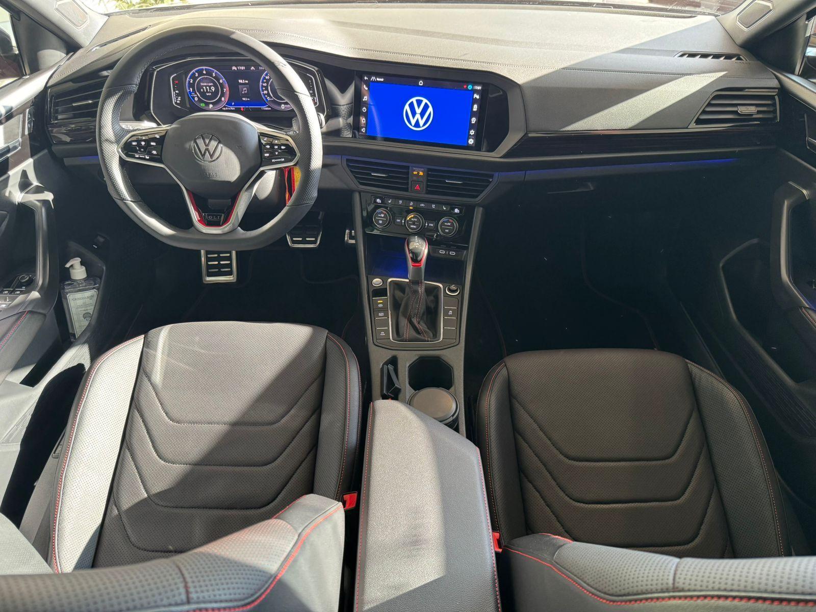 VOLKSWAGEN Jetta - Foto