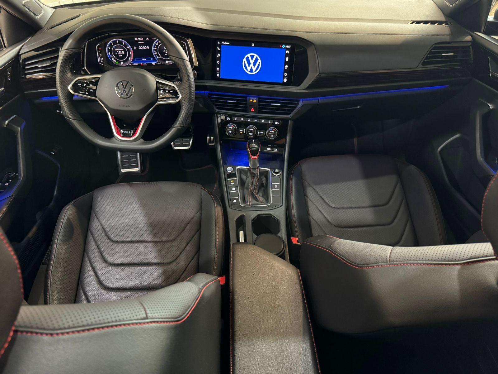 VOLKSWAGEN Jetta - Foto