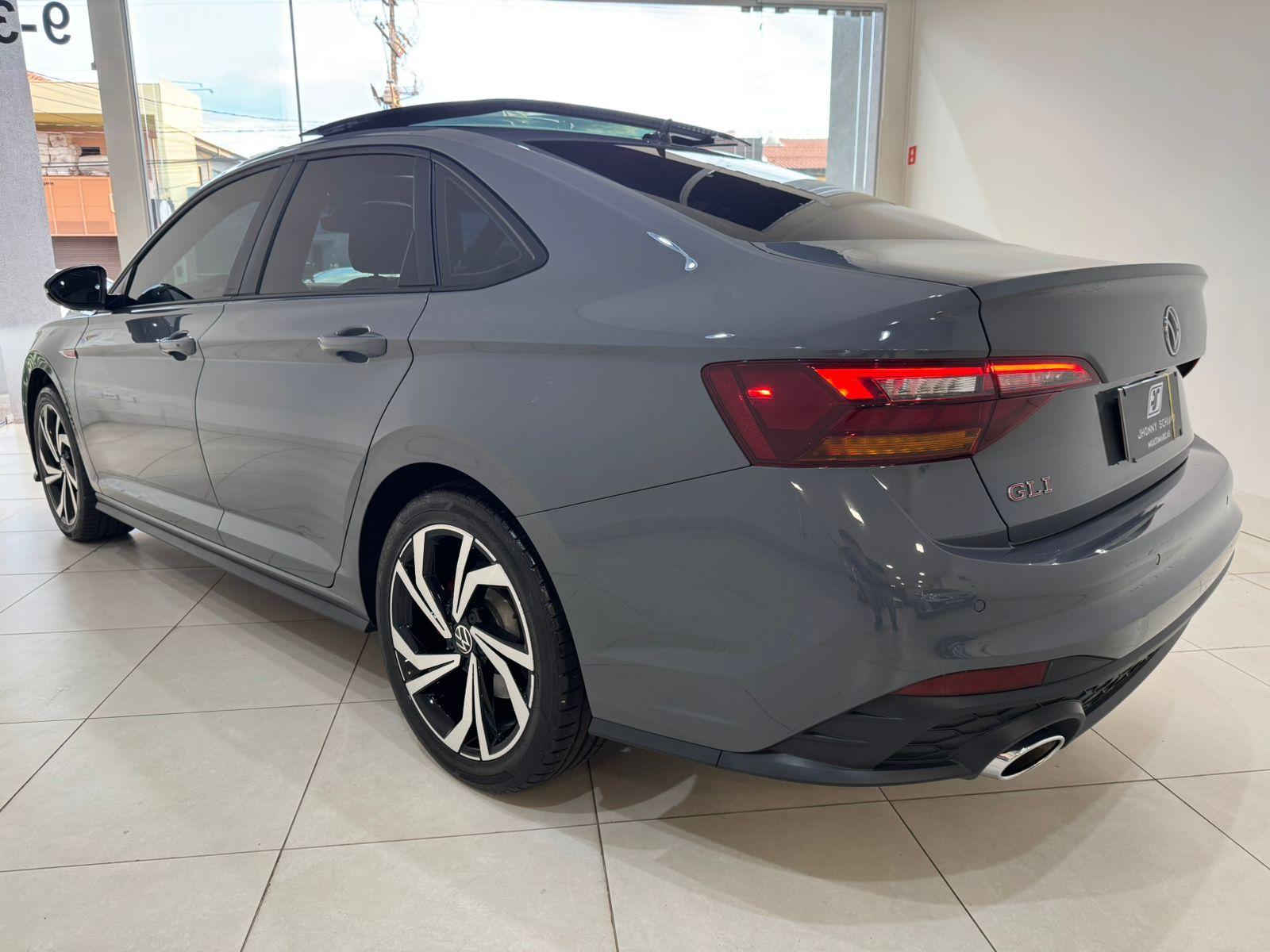 VOLKSWAGEN Jetta - Foto