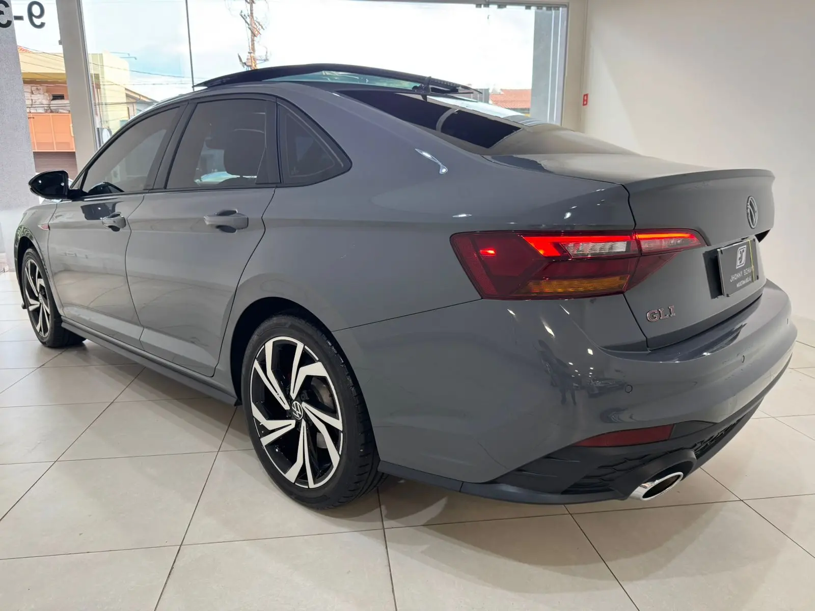 VOLKSWAGEN Jetta - Foto