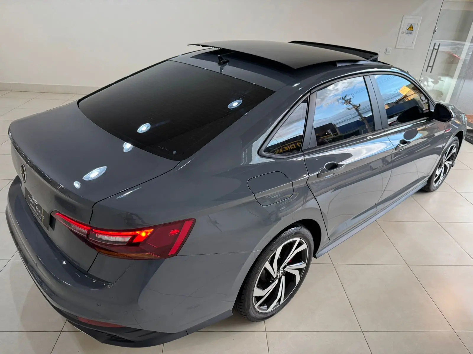 VOLKSWAGEN Jetta - Foto