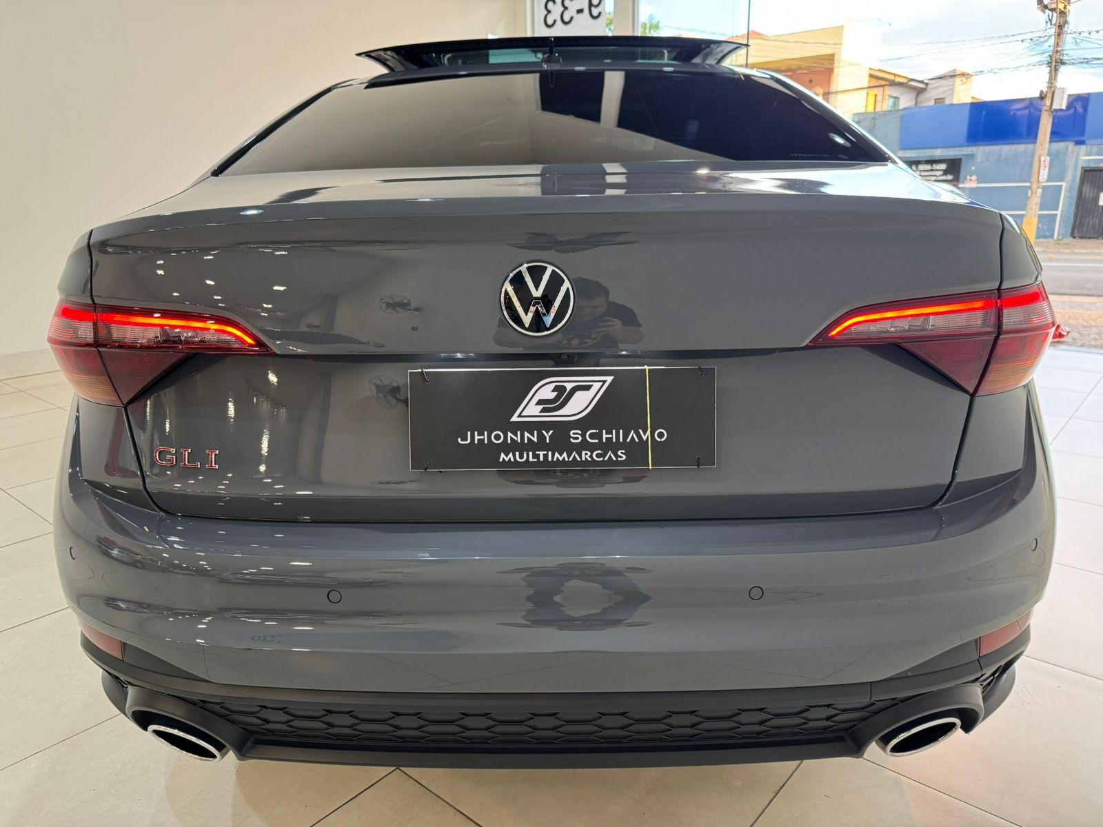 VOLKSWAGEN Jetta - Foto