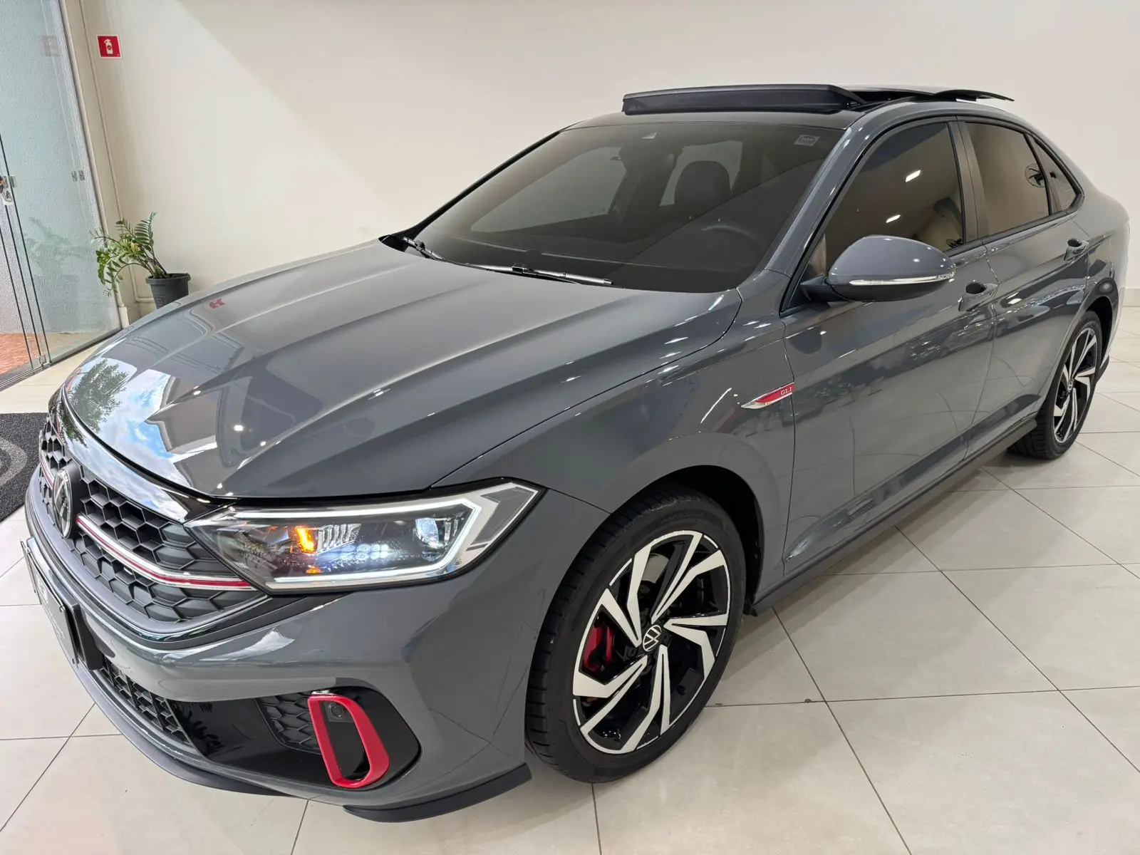 VOLKSWAGEN Jetta - Foto