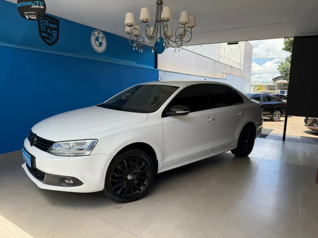 VOLKSWAGEN Jetta - Foto