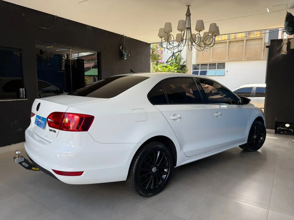 VOLKSWAGEN Jetta - Foto