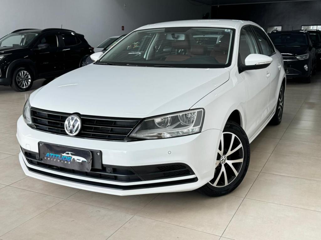 VOLKSWAGEN Jetta - Foto