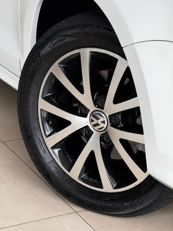 VOLKSWAGEN Jetta - Foto