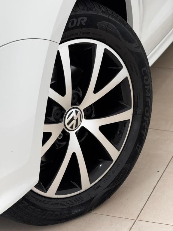 VOLKSWAGEN Jetta - Foto