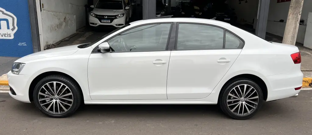 VOLKSWAGEN Jetta - Foto