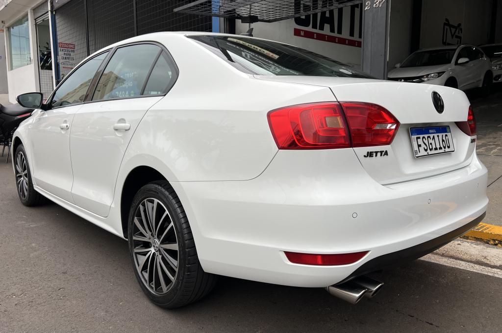 VOLKSWAGEN Jetta - Foto