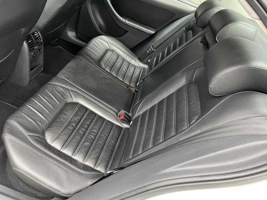 VOLKSWAGEN Jetta - Foto