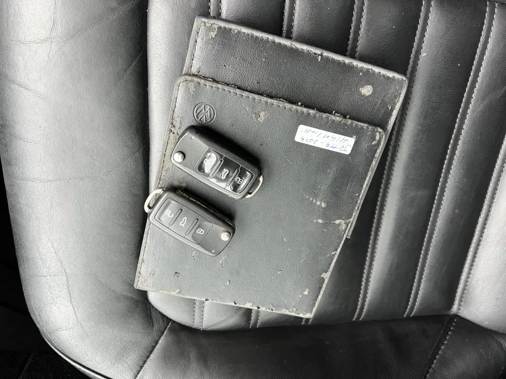 VOLKSWAGEN Jetta - Foto