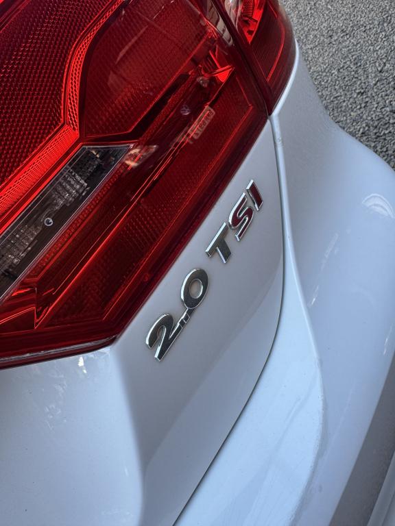 VOLKSWAGEN Jetta - Foto