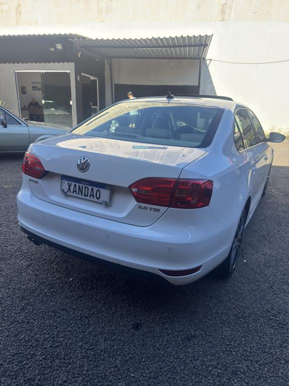 VOLKSWAGEN Jetta - Foto