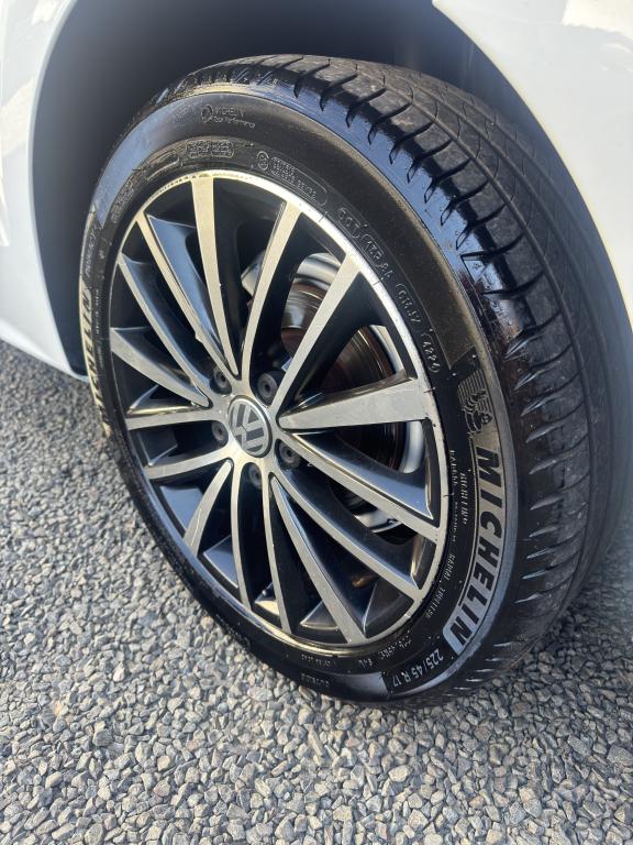 VOLKSWAGEN Jetta - Foto